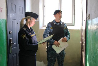 Судебные приставы Волжского устроили рейд Судебные приставы Волжского устроили рейд